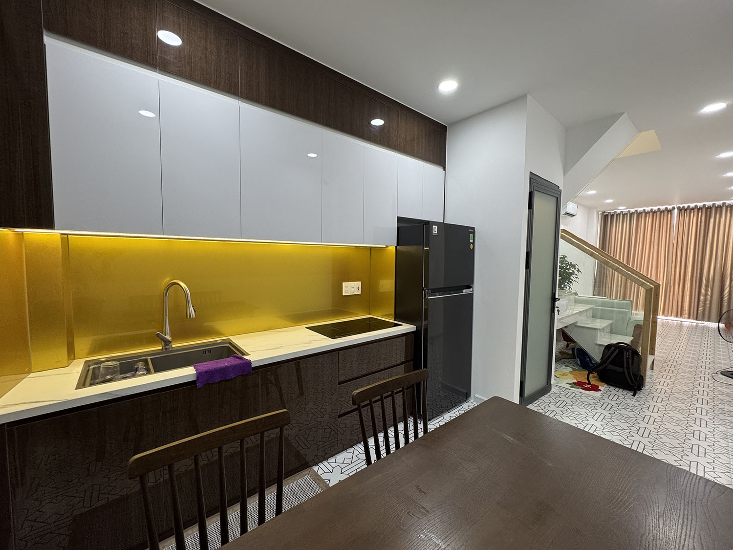 Tuyệt phẩm Nhà Phố 2 lầu full nội thất cao cấp hẻm 2 xe hơi 7 chỗ tránh nhau khu VIP Đặng Văn Ngữ